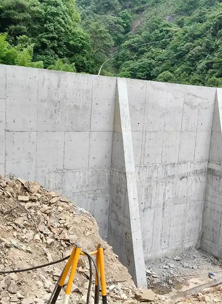 邢台桥西区重力式挡土墙